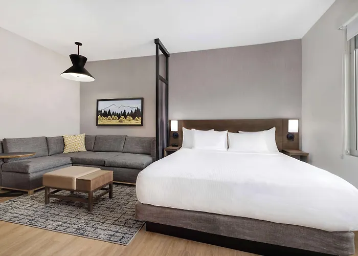 Hyatt Place Hotel *